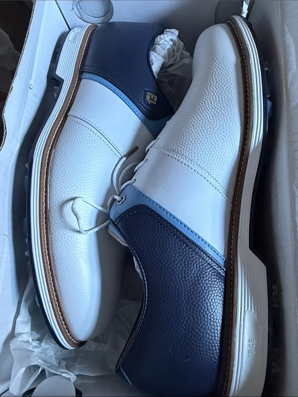 Men's Two-Tone White and Navy Golf Shoe